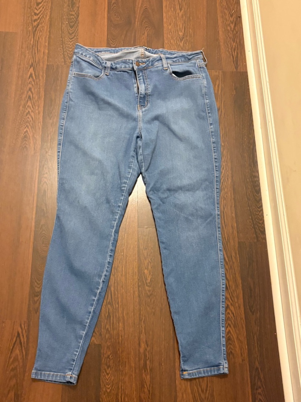 Fashion Nova Jeans Size XL ( K-103)